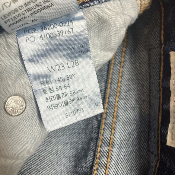 VTG Levi's 501 Womens Blue Denim Med Wash Button Fly Tapered Jeans Size 23x28 - Picture 7 of 16